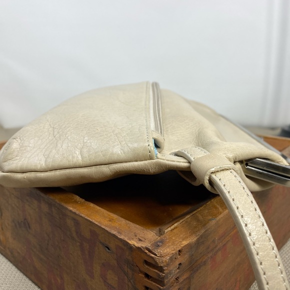 LATICO GENUINE LEATHER CREAM WRISTLET - Picture 8 of 13